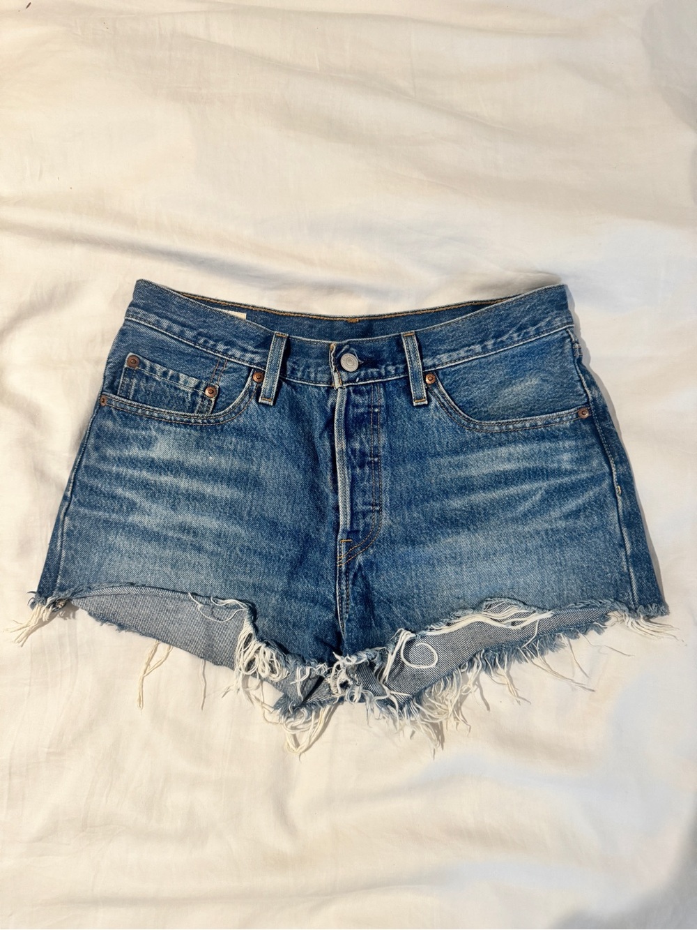 Levi’s Classic Mid-Rise Distressed Denim Shorts - Blue